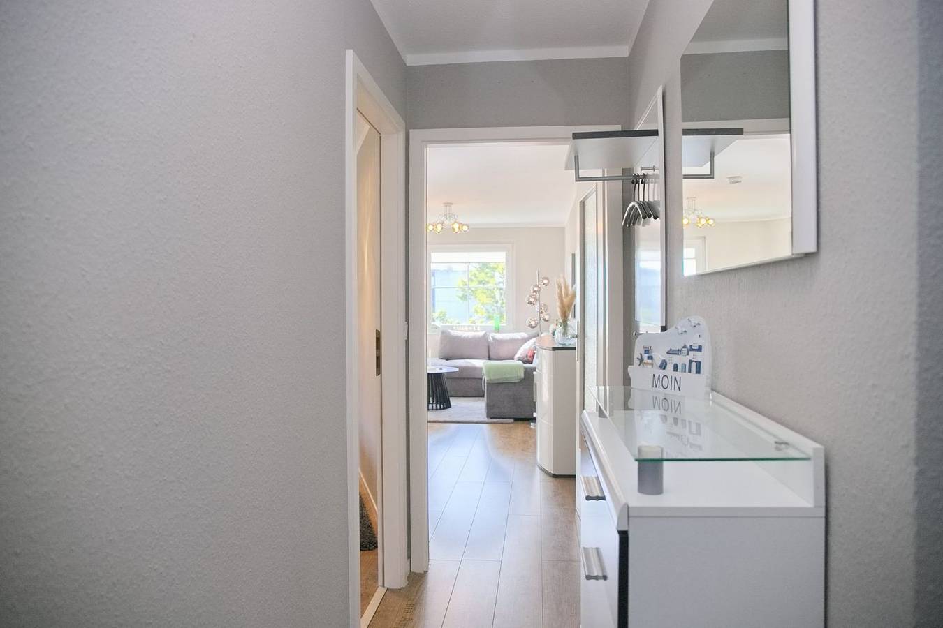 Entire apartment, Komfortable Ferienwohnung mit Meerblick und überdachtem Balkon in Grömitz in Grömitz, East Holstein