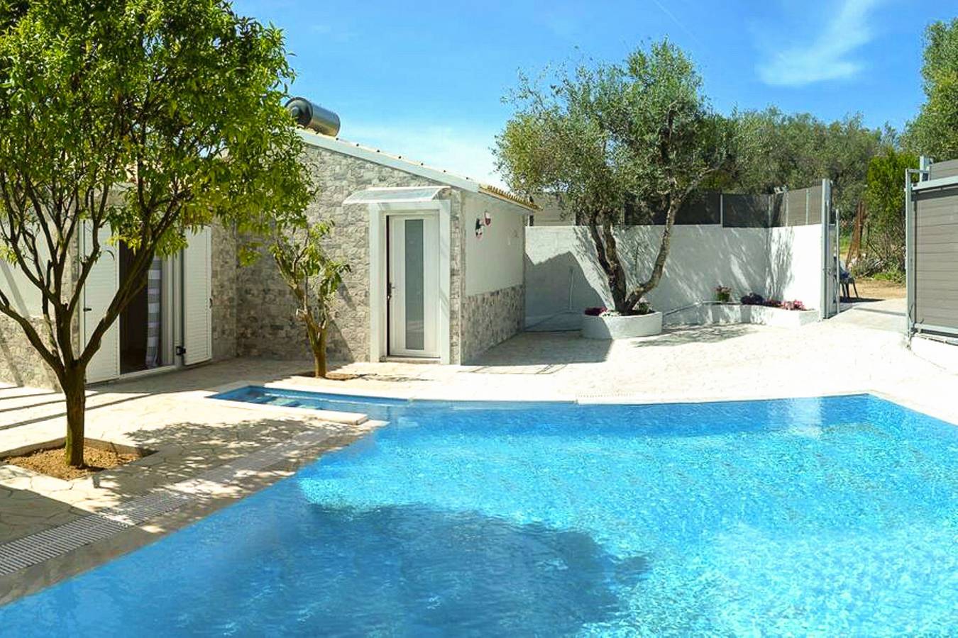 Luxury Just for 2 in Korfu