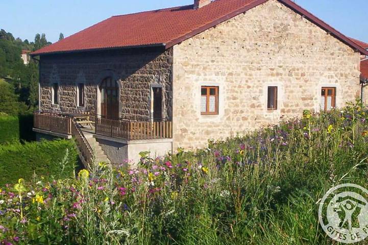 Gîte pour 11 personnes, avec jardin, animaux acceptés dans Gumières