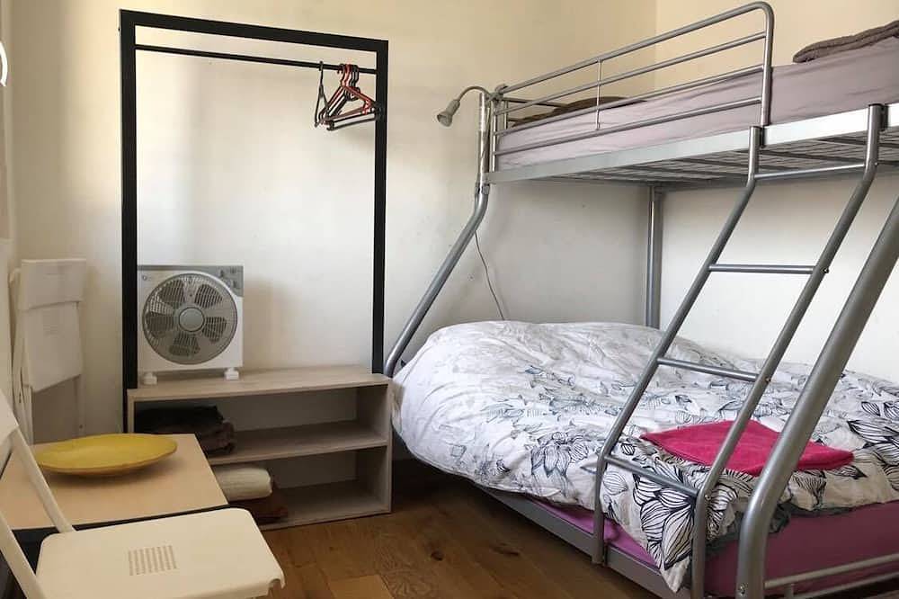 Appartement entier, Studio meublé à 10min de Paris! Jardin commun, parking intérieur gratuit in Arcueil, Val-de-Marne