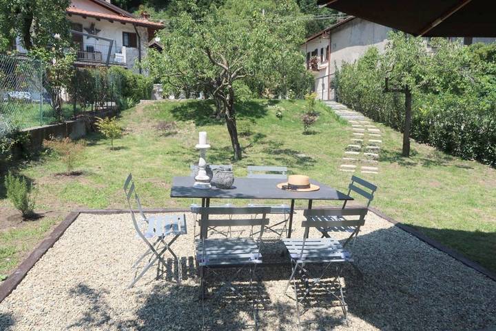 Ferienhaus für 4 Personen, mit Balkon und Terrasse sowie Garten und Ausblick