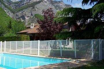 Cottage pour 8 personnes, avec jardin et terrasse à Crolles