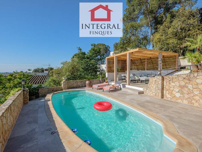 Location de vacances pour 13 personnes, avec jardin et terrasse, animaux acceptés à Vall-llobrega - 3