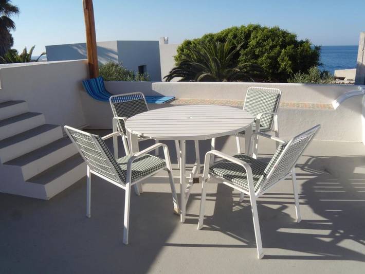 Ferienhaus für 6 Personen, mit Balkon und Terrasse sowie Garten und Ausblick auf Stromboli