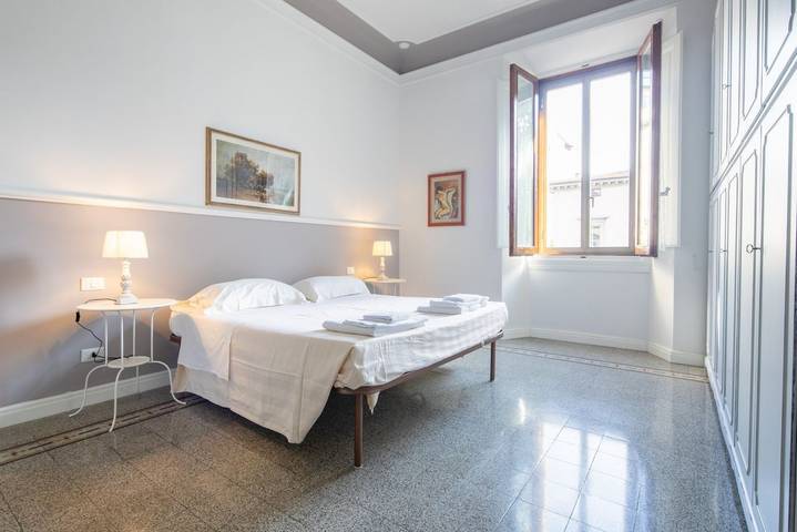 Ganze Wohnung, Ferienwohnung für 10 Personen mit Balkon/Terrasse in Florence city center, Florenz