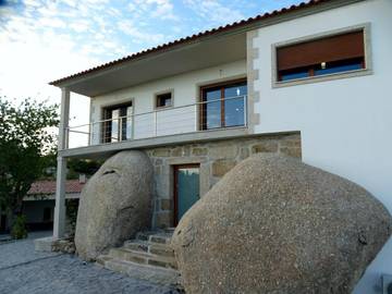 Cottage pour 3 personnes, avec jardin et vue dans Fornos de Algodres