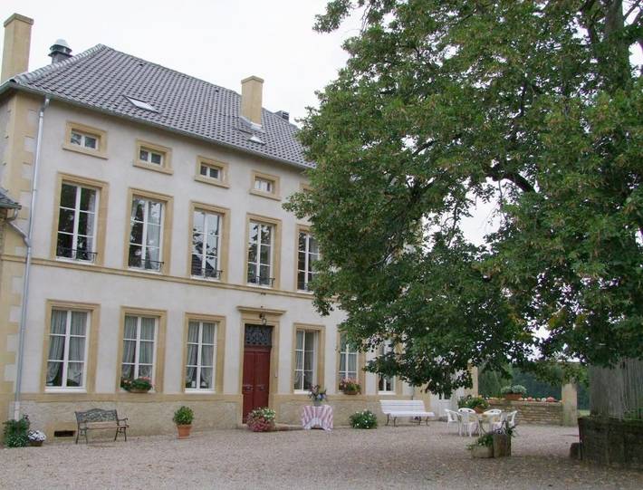 Cottage pour 2 personnes, avec jardin et vue à Havange
