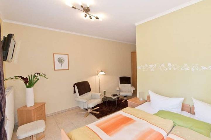 Ferienwohnung für 2 Personen, mit Sauna und Pool sowie Terrasse und Garten in Märkische Heide