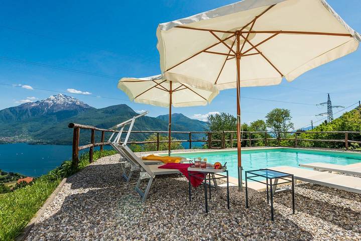 Apartamento entero, Apartamento de vacaciones para 2 personas con vistas al lago in Municipio de Stazzona, Lago de Como