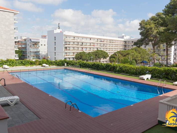 Apartamento de vacaciones para 4 personas, con piscina y balcón/terraza - 1