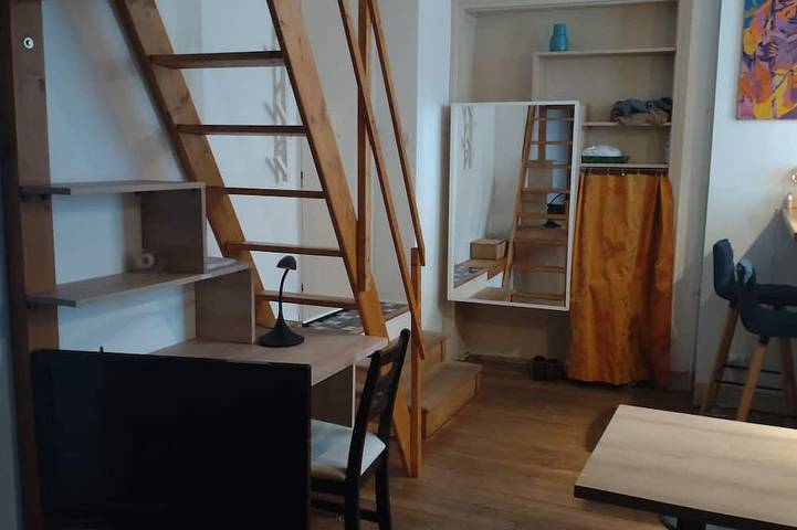 Ganze Wohnung, Quiet, cozy studio in the heart of Paris in Paris, Ile de France