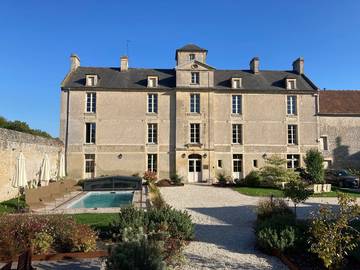 Chambre d’hôte pour 3 personnes, avec jardin et piscine à Le Fresne-Camilly