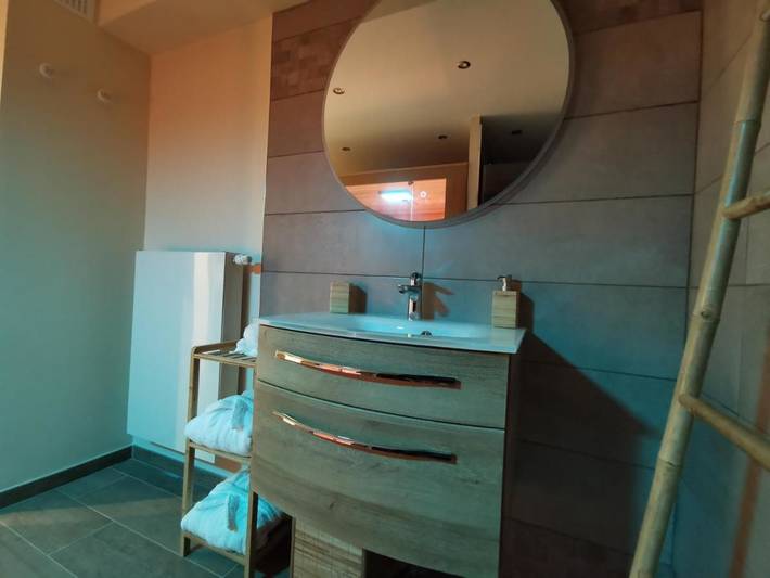 Location de vacances pour 2 personnes, avec terrasse et sauna ainsi que jardin et vue à Guînes - 3