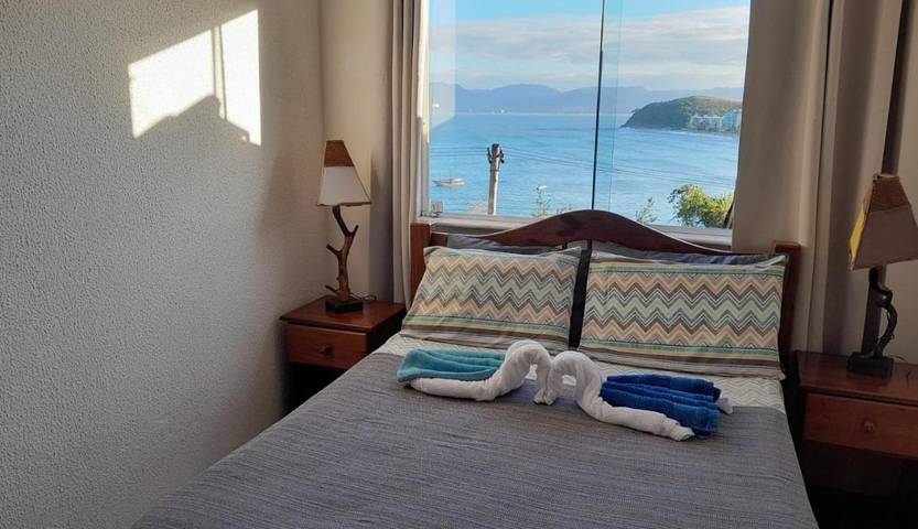 Casas e apartamentos de temporada para 4 pessoas, com piscina e jardim e ainda jacuzzi, adaptado a crianças em Caraguatatuba