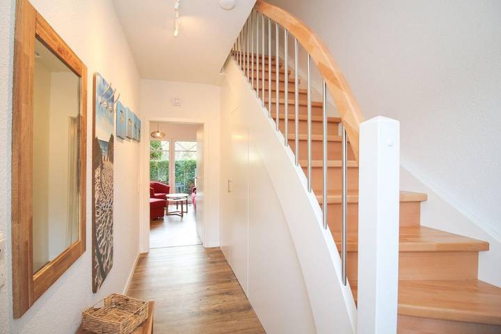 Ferienwohnung für 4 Personen, mit Terrasse und Garten in Norden - 2