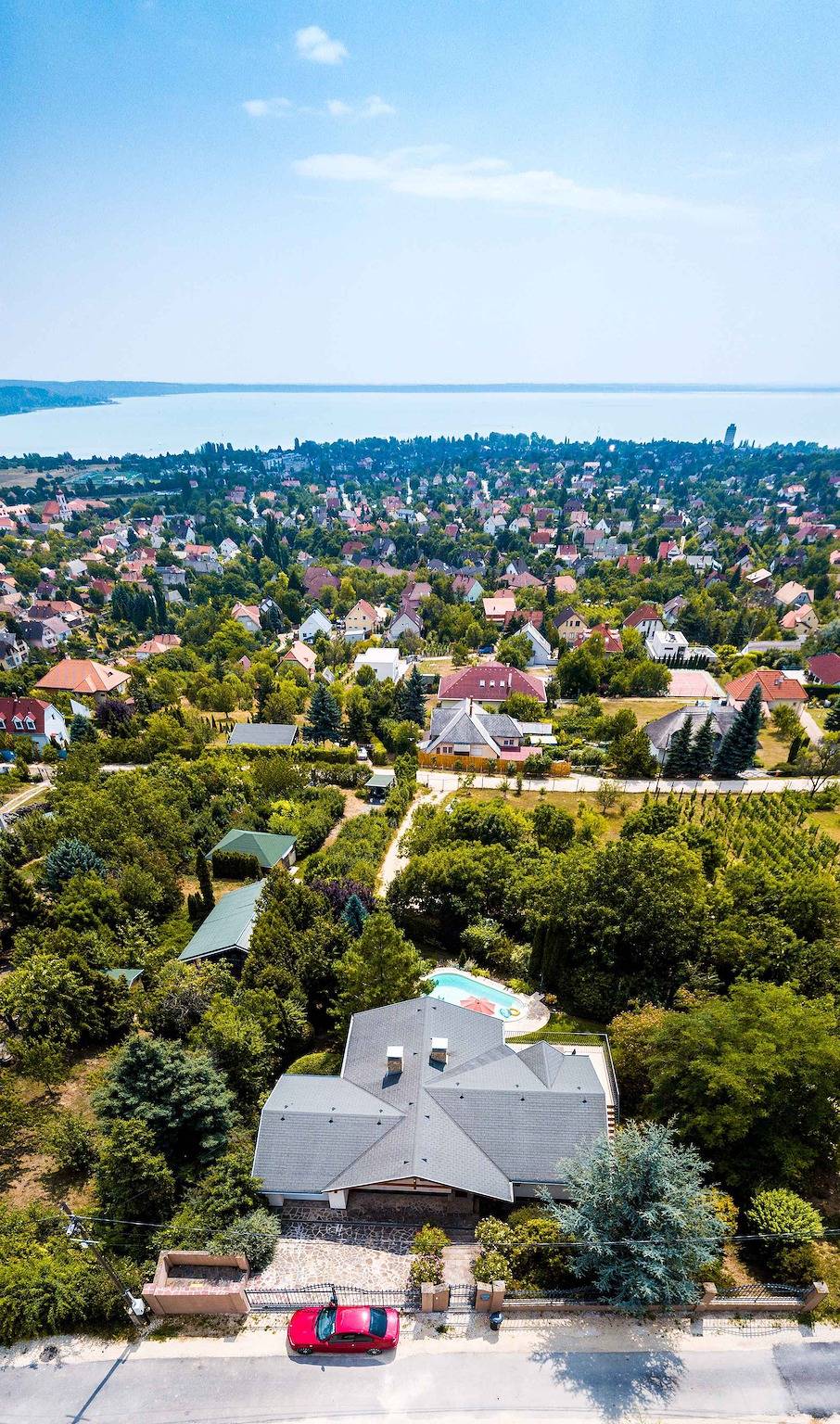 Ferienhaus mit Pool und Ausblick zum Balaton für Familien  in Balatonalmadi, Plattensee nordufer
