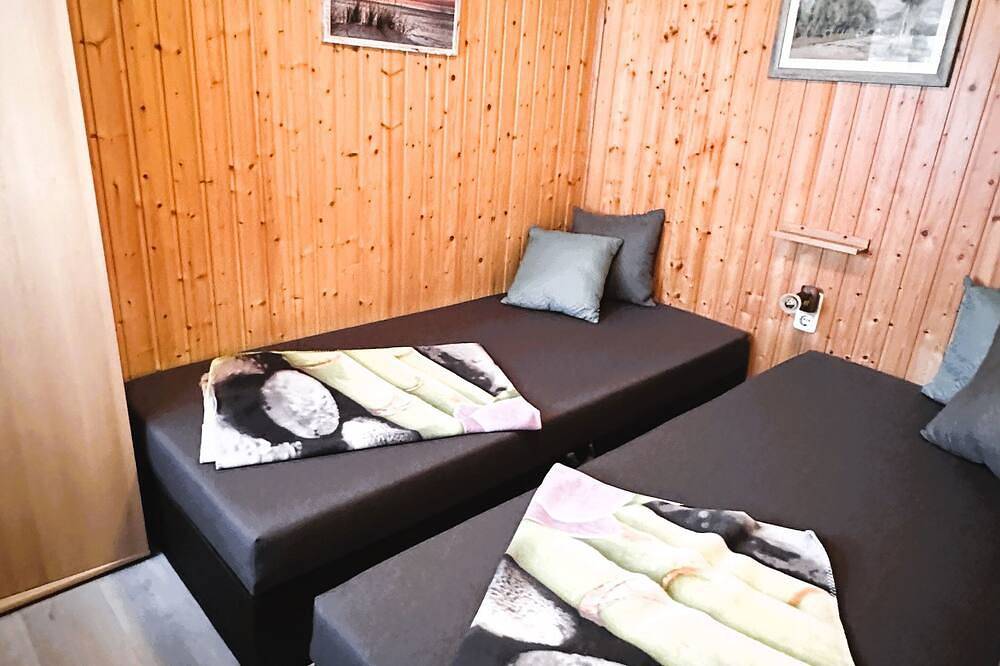Ferienhaus, Bade- u. Angelsteg+Boot am Serrahner See möglich - Ferienhaus Krüger in Kuchelmiß, Mecklenburgische Seenplatte