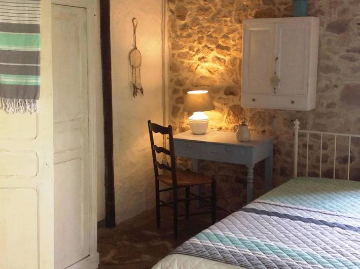 Location de vacances pour 4 personnes, avec vue ainsi que jardin et piscine dans Terres-de-Haute-Charente - 4