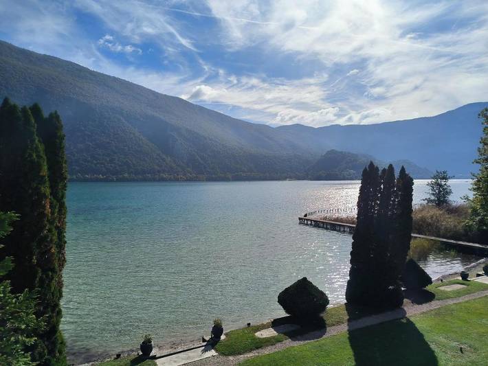 Hôtel pour 2 personnes, avec vue et balcon ainsi que jardin et vue sur le lac dans Nances - 4