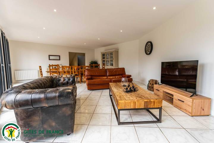 Gîte pour 8 personnes, avec Balcon et Terrasse ainsi que Jardin et Vue dans Marne - 2