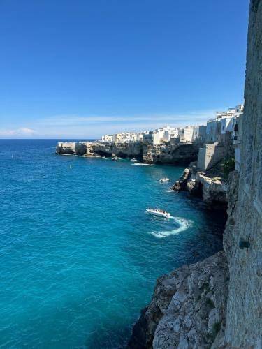 Maison d’hôte pour 3 personnes, avec Balcon ainsi que Terrasse et Vue à Polignano a Mare - 2