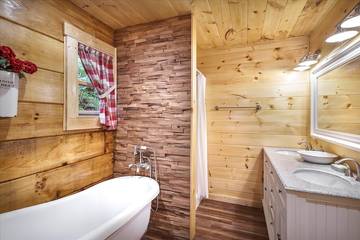 Chalet for 6 Guests in Gatlinburg, Sevier County, Picture 3