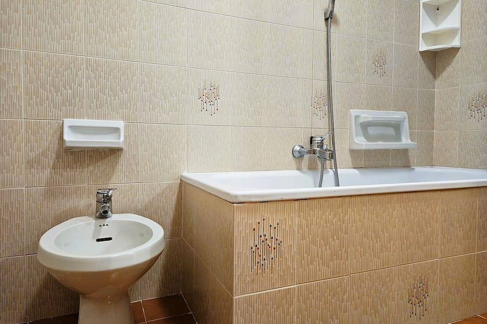Appartamento intero, Relax a due passi dal mare. [Terrazzo] [Garage] in Zoagli, Riviera di Levante