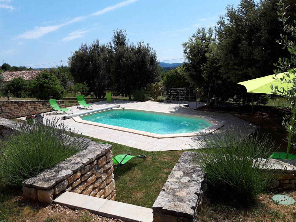 Charmant gîte avec terrasse privée et piscine in Orgnac-l'Aven, Ardèche