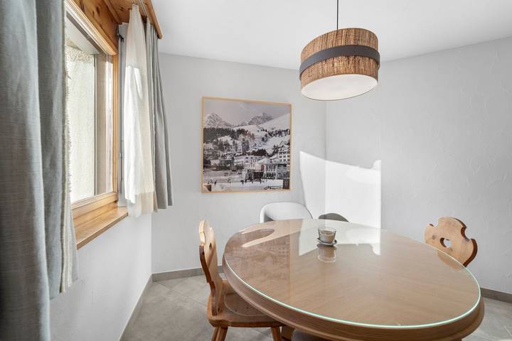 Ferienwohnung für 4 Personen, mit Whirlpool und Sauna sowie Ausblick in St. Moritz - 3