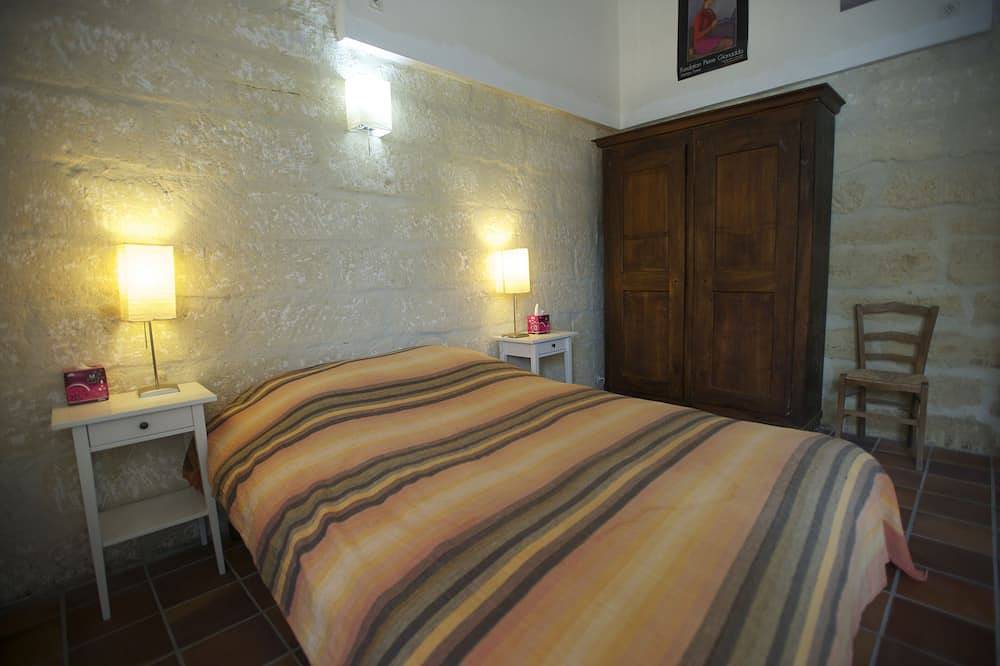Landhaus mit 10 Zimmern und Swimmingpool im Herzen des Dorfes Uzès in Uzès, Nimes und Umgebung