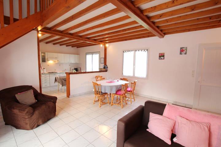 Gîte pour 6 personnes, avec terrasse et jardin dans Denneville Plage - 2