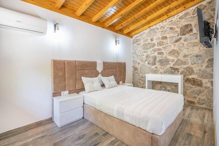 Location de vacances pour 4 personnes, avec jardin ainsi que piscine et vue, animaux acceptés dans Vila Verde - 4