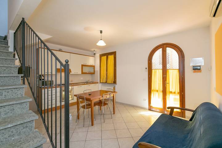 Appartamento intero, Appartamento "Pugnitello" con terrazza, piscina condivisa e Wi-Fi in Suvereto, Costa degli Etruschi