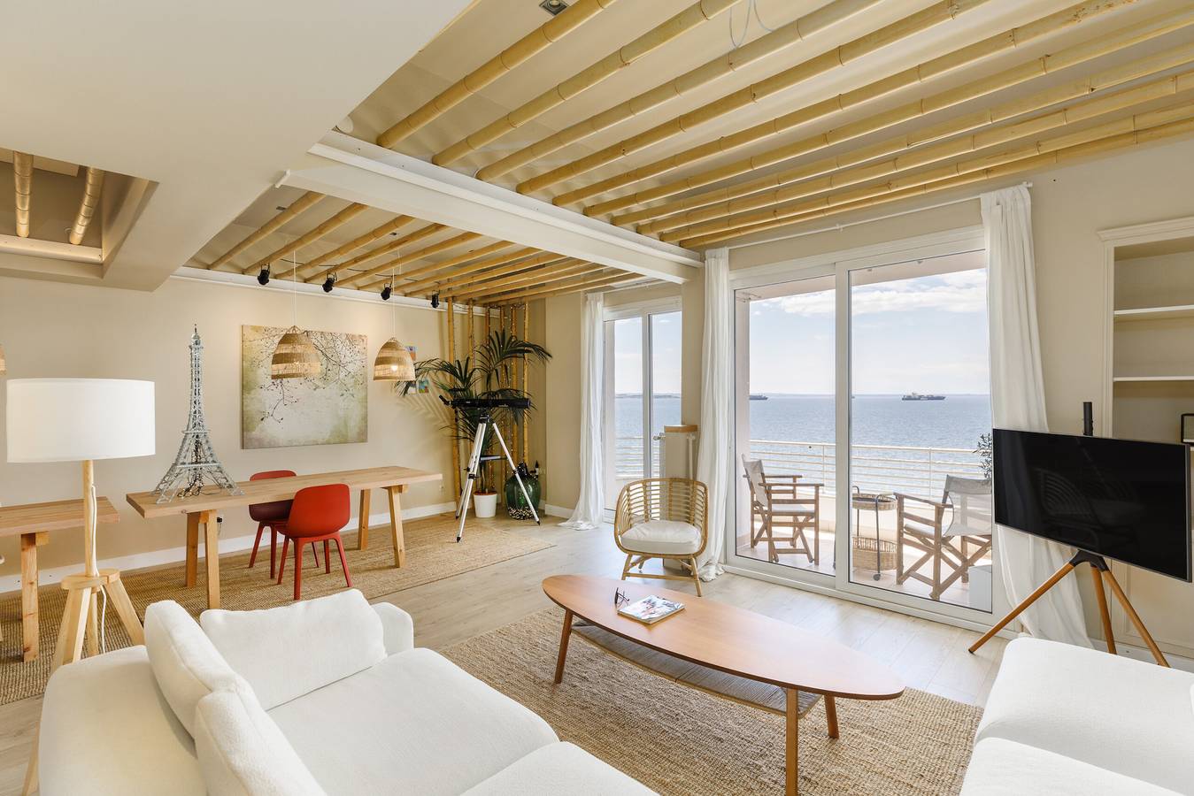 Infinity: Serene seafront apartment in Ladadika, Región de Thessaloniki