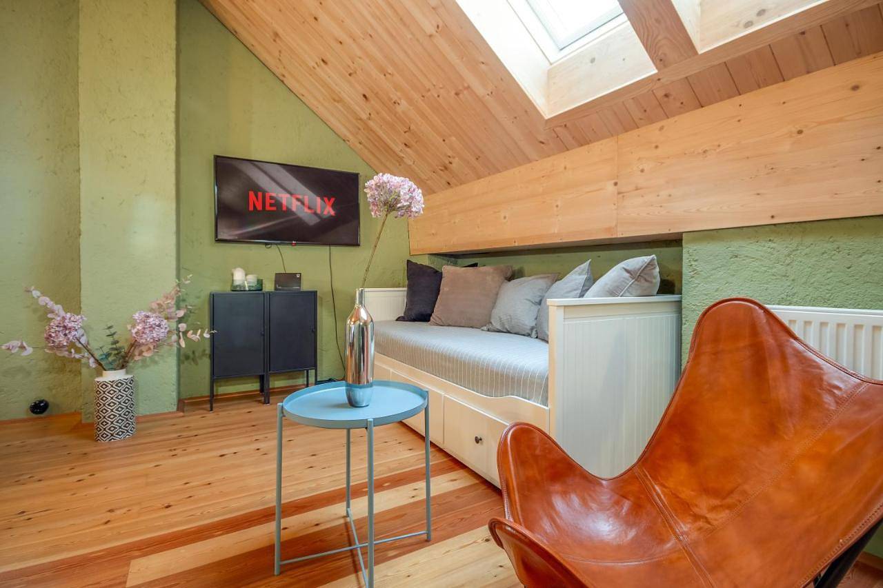 Ganze Wohnung, Großes City-Loft - Schwingstuhl & Sterne in Klagenfurt am Wörthersee, Klagenfurt-Villach