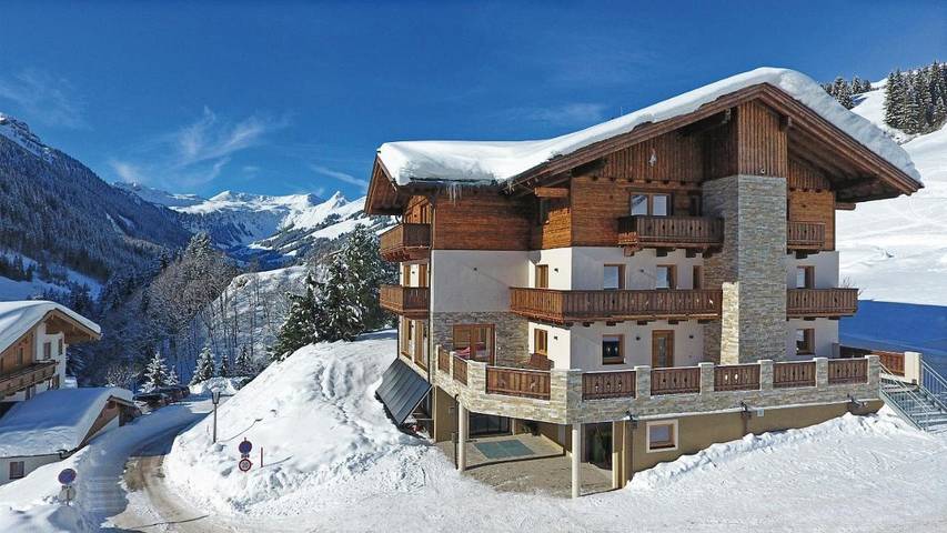 Ferienwohnung für 6 Personen, mit Garten und Sauna sowie Ausblick, kinderfreundlich in Hinterglemm