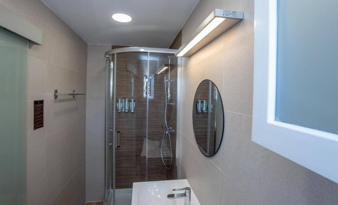 Hostal Casa Mercedes in Playa de Burriana, Nerja