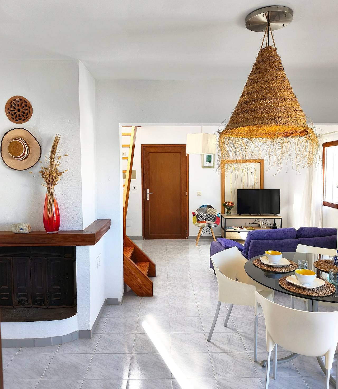 Ganze Wohnung, Ferienwohnung 'Miramar' mit Meer- und Bergblick, privater Terrasse und Wi-Fi in Colònia de Sant Pere, Artà