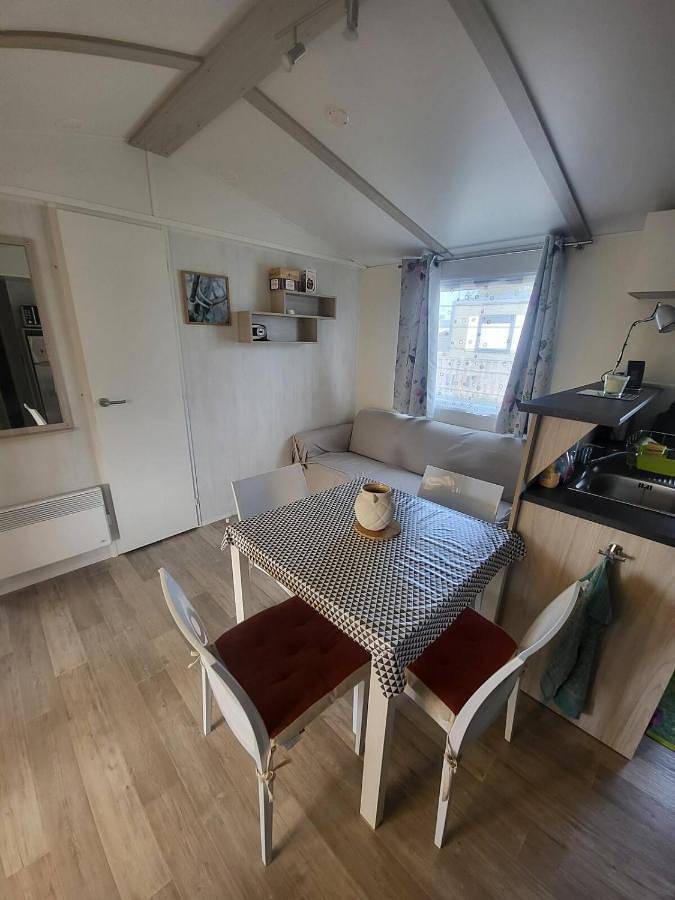 Camping pour 6 personnes, avec jardin ainsi que bassin pour enfant et piscine dans Cotentin - 2