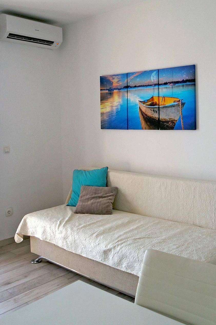 Ganze Wohnung, 2-Zimmer-Ferienwohnung mit Terrasse und Meerblick Omis A-22684-a in Omis, Split-Dalmatien