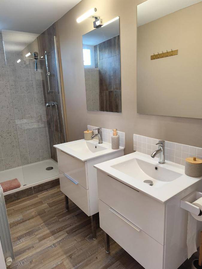 Gîte pour 4 personnes, avec Terrasse à IFS - 3