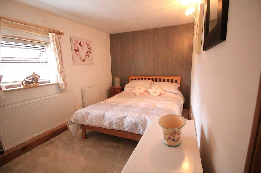 Tranquil country setting with private garden in Staffordshire