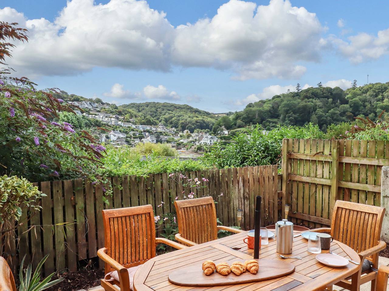 The Porthole in Newton and Noss, South Devon