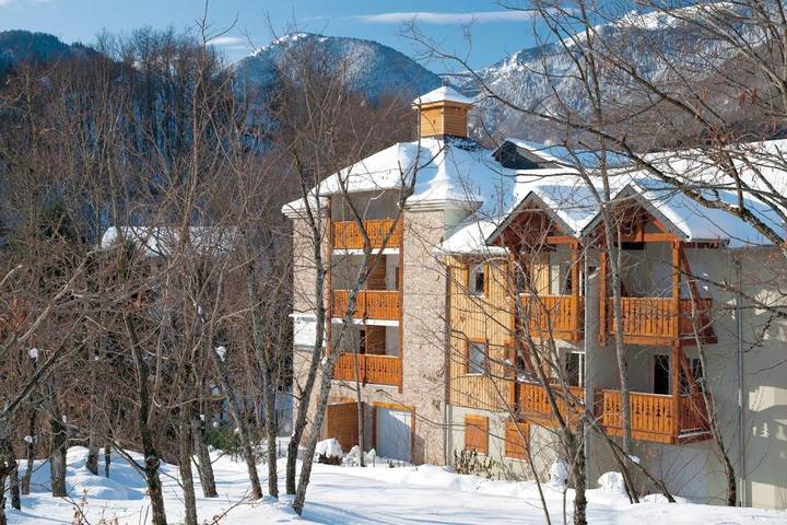 Appart’hôtel pour 4 personnes, avec terrasse et vue, animaux acceptés à Ax-les-Thermes - 3