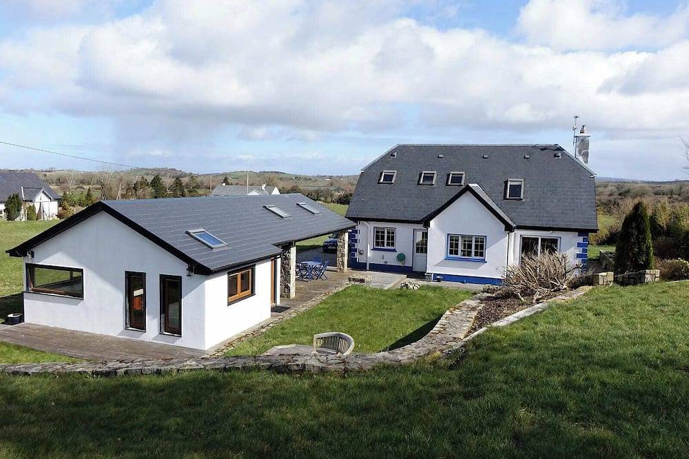 Eden Cottage Countryside Retreat in Spancelhill, Ennis