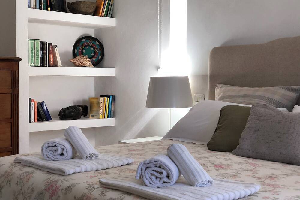 Villa Poggio al Sole Vieste, 1700 villa with pool surrounded by greenery in Vieste, Gargano