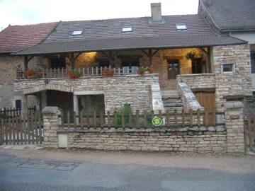 Gîte pour 8 personnes, avec jardin, adapté aux familles à Laives
