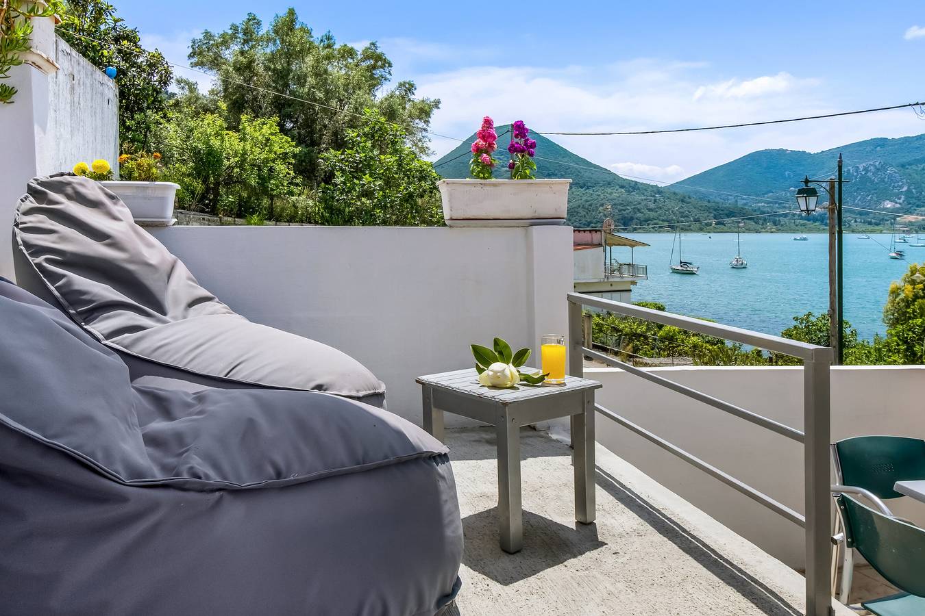 Apartamento entero, Apartamento 'King Studio 5' con vistas al mar, Wi-Fi y aire acondicionado in Geni, Grecia