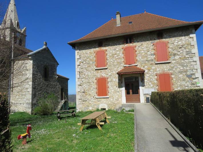 Gîte pour 6 personnes, avec jardin, animaux acceptés dans l' Isère - 2