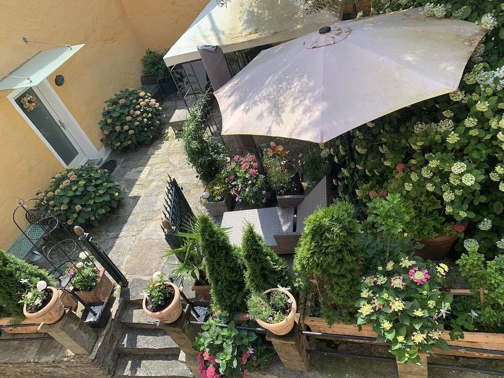 Ferienrustico „Auf Burg“ in Brione sopra Minusio, Tessiner Alpen